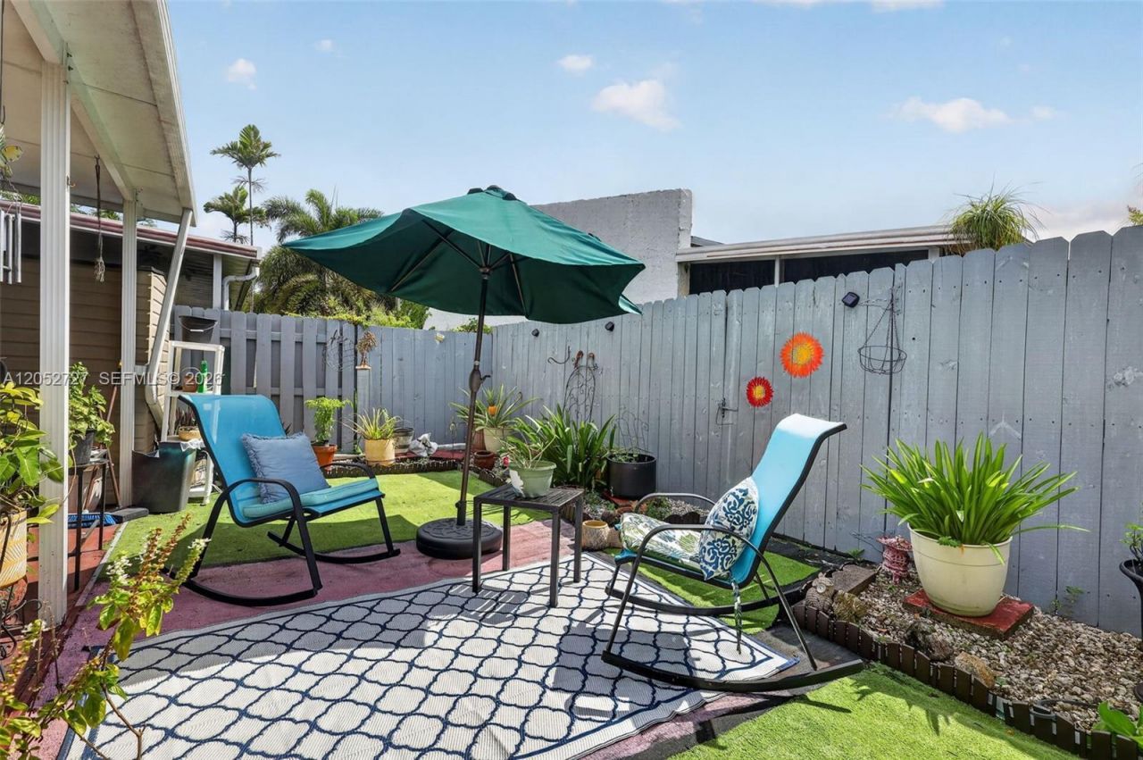 2377 N 37th Ave , Hollywood, FL 33021 Photo