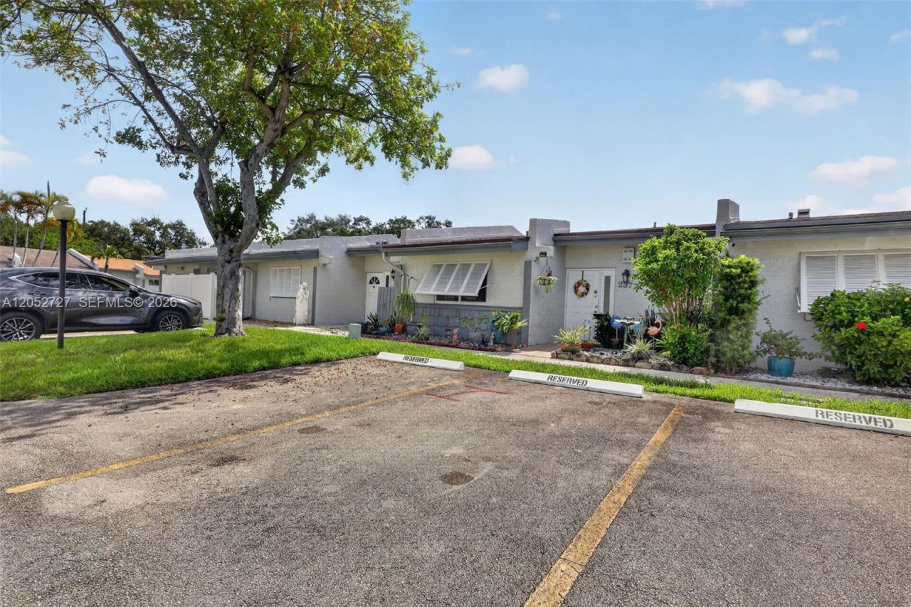2377 N 37th Ave , Hollywood, FL 33021 Photo