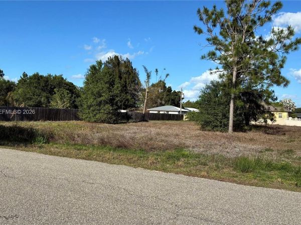 1412 ROBERT AVE , Lehigh Acres, FL 33972