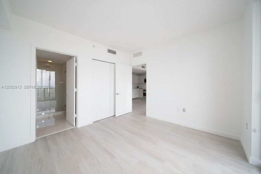 55 SW 9th St , Unit 3207, Miami, FL 33130 Photo