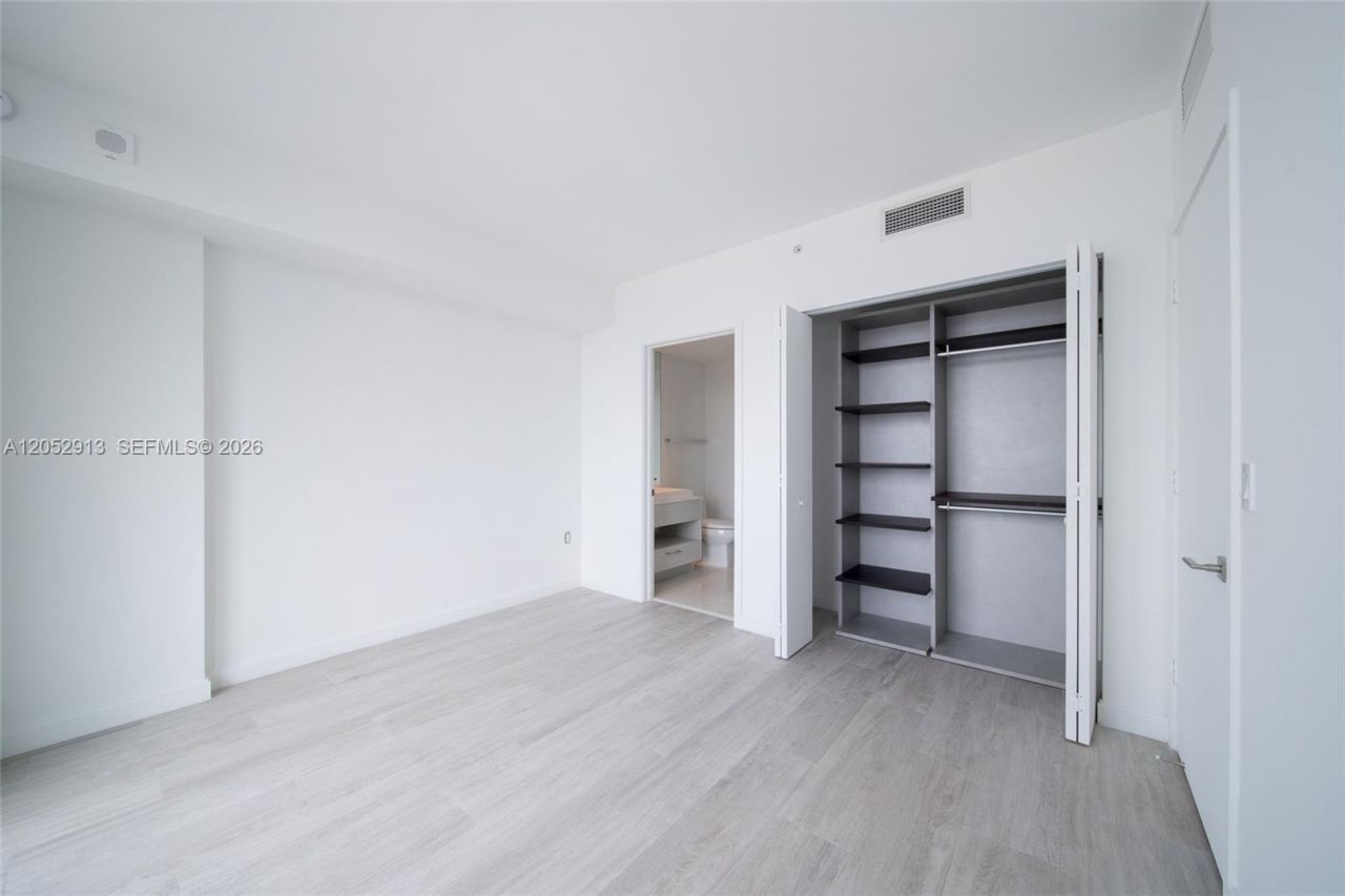 55 SW 9th St , Unit 3207, Miami, FL 33130 Photo