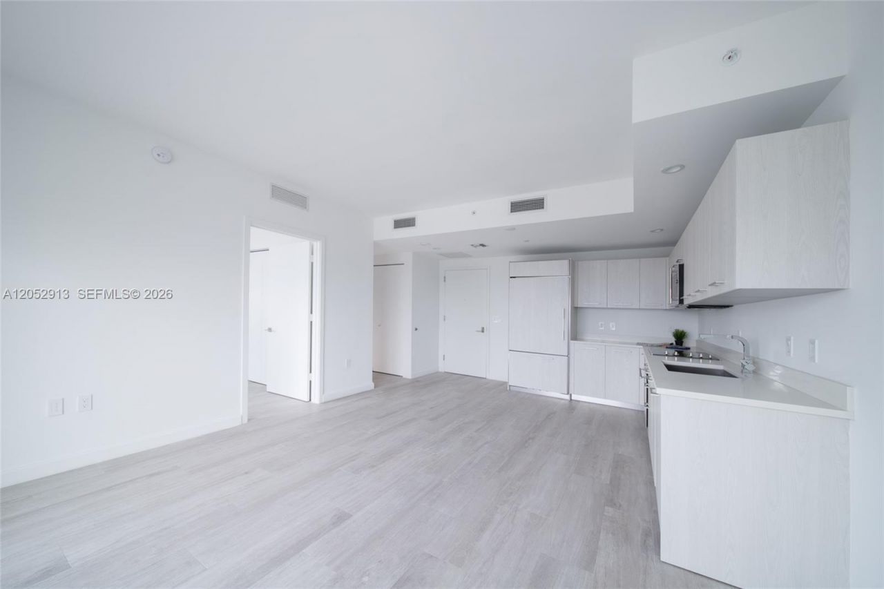 55 SW 9th St , Unit 3207, Miami, FL 33130 Photo