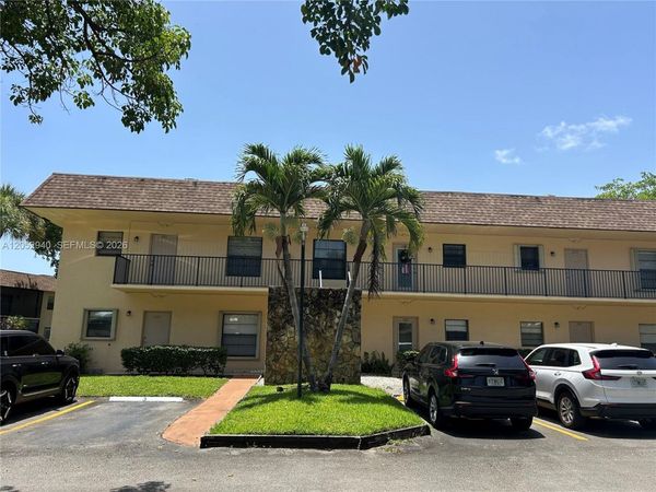 200 Gate Rd , Unit 202, Hollywood, FL 33024