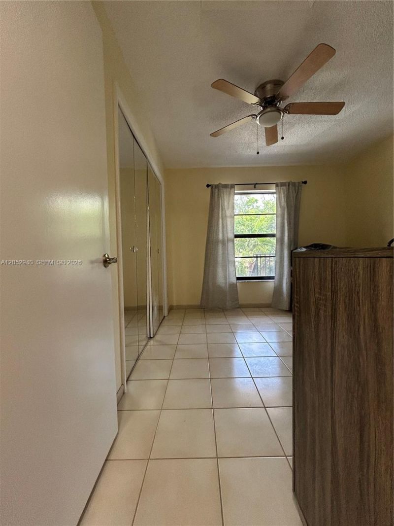 200 Gate Rd , Unit 202, Hollywood, FL 33024 Photo