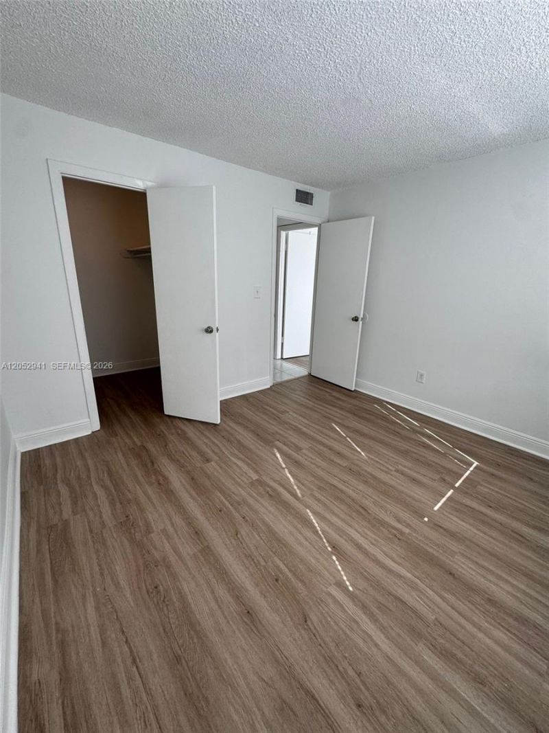 488 NW 165th St Rd , Unit B-616, Miami, FL 33169 Photo