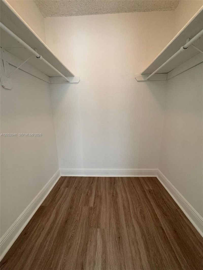488 NW 165th St Rd , Unit B-616, Miami, FL 33169 Photo