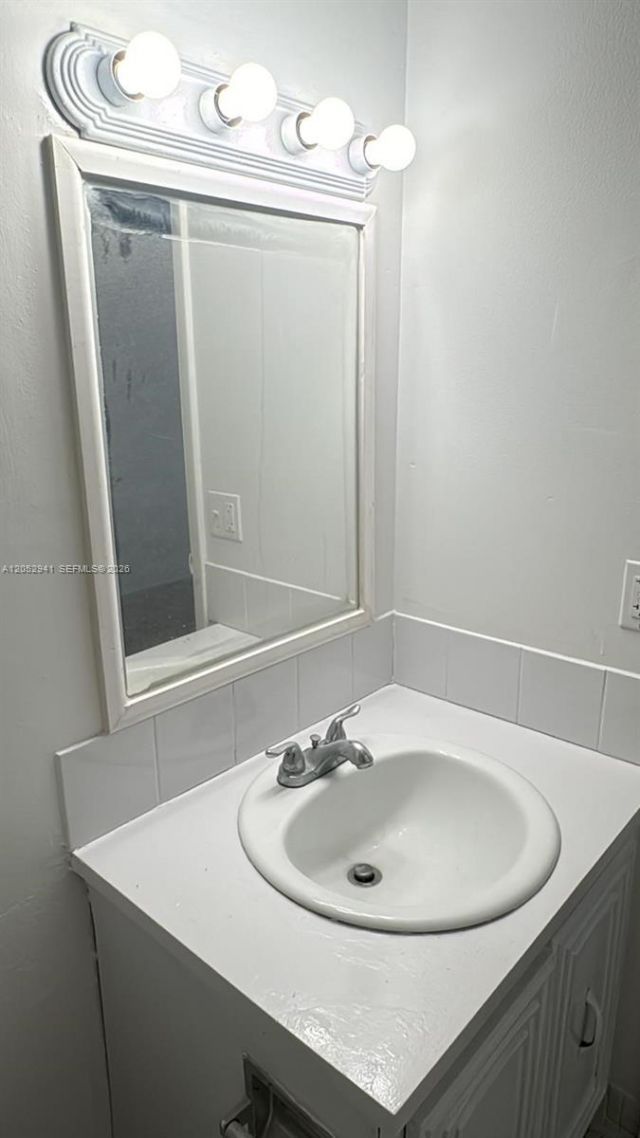488 NW 165th St Rd , Unit B-616, Miami, FL 33169 Photo