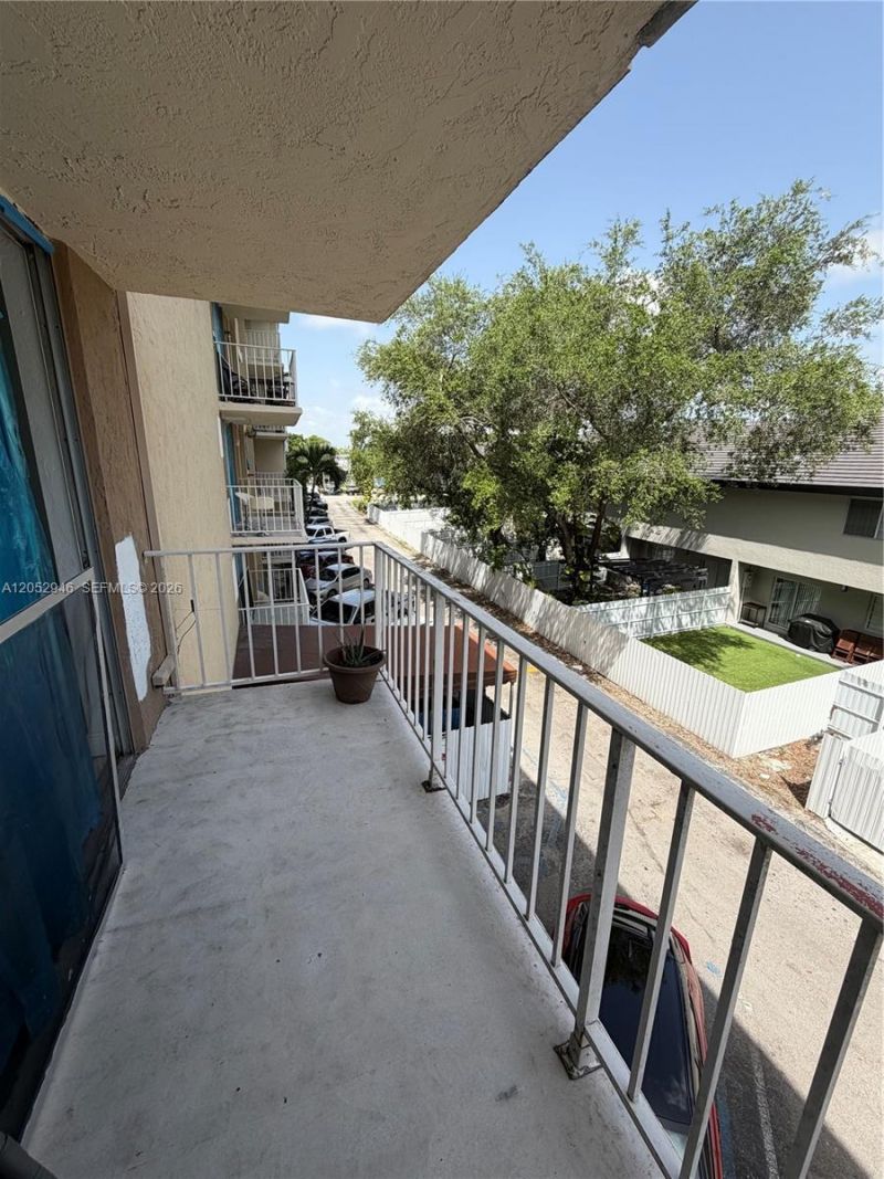 1805 Sans Souci Blvd , Unit 320, North Miami, FL 33181 Photo