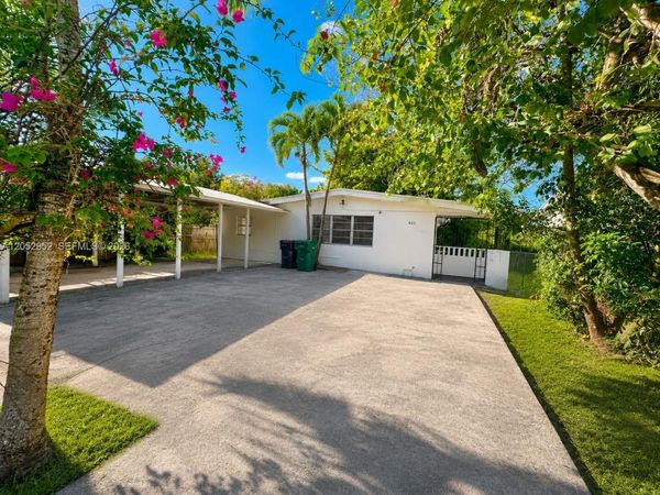 821 SW 2nd St , Florida City, FL 33034