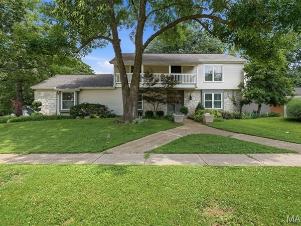 2156 Courtleigh Lane, Chesterfield, MO 63017