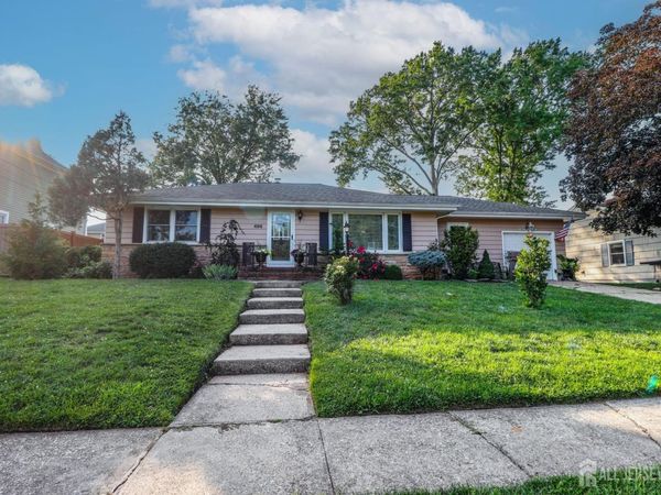 496 Outlook Avenue, Colonia, NJ 07067