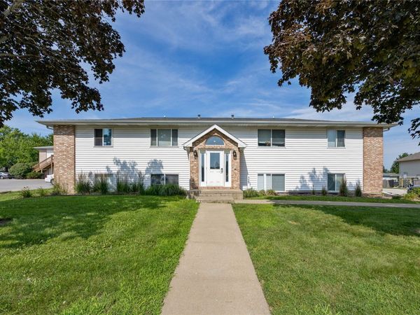 115 Sugar Creek Lane , North Liberty, IA 52317