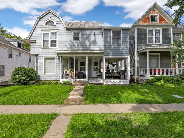 217 S Johnson Street , Iowa City, IA 52240