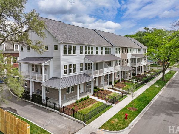 120 Washington Street, Unit 2, Barrington, IL 60010