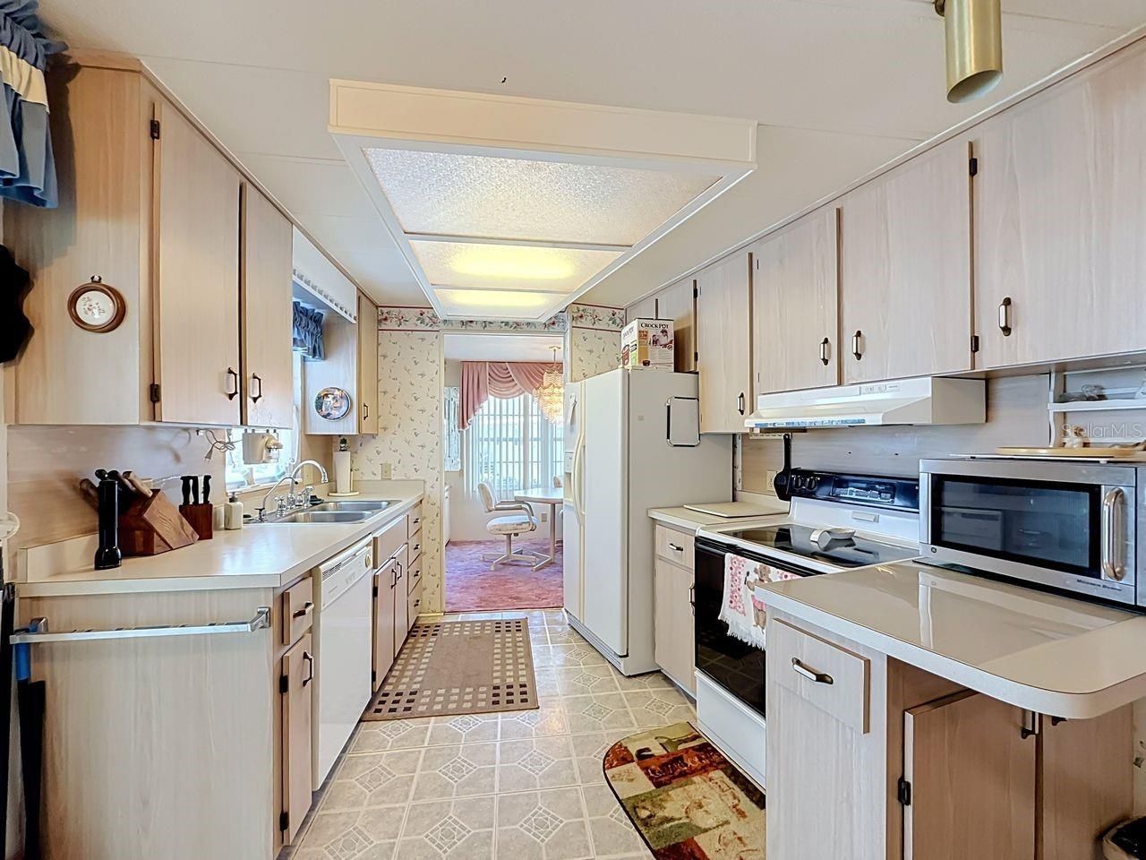 176 Sunset Drive , Tavares, FL 32778 Photo