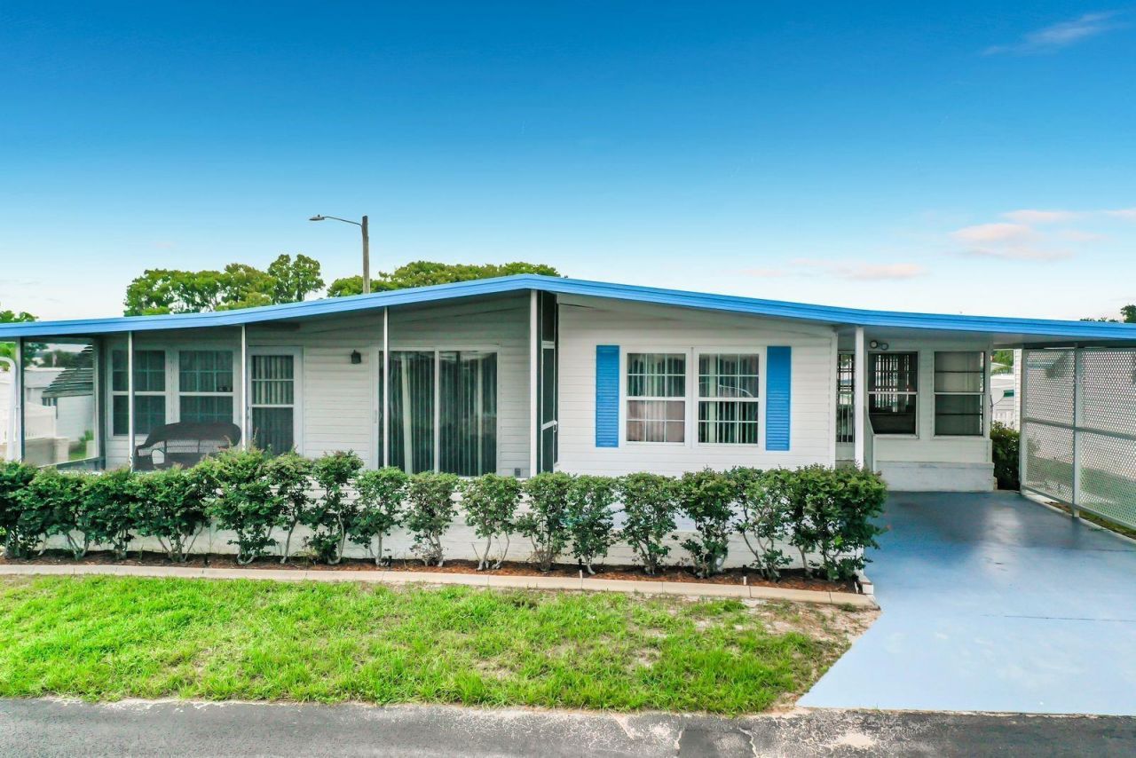 176 Sunset Drive , Tavares, FL 32778 Photo