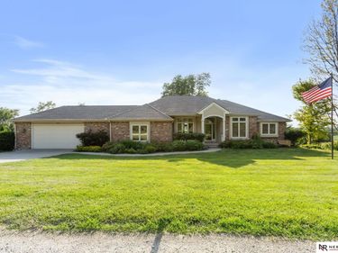 1810 N 216 Street, Omaha, NE 68022