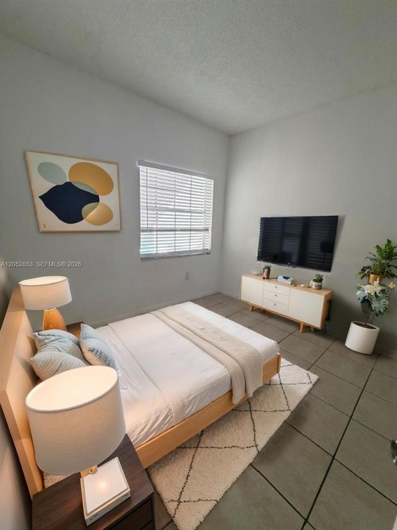 2421 NW 96th Ter , Unit 20J, Pembroke Pines, FL 33024 Photo