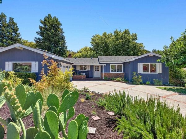 6 Pimentel Ct, Moraga, CA 94556