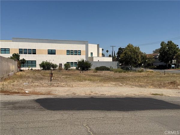 6559 Arlington Avenue, Riverside, CA 92504