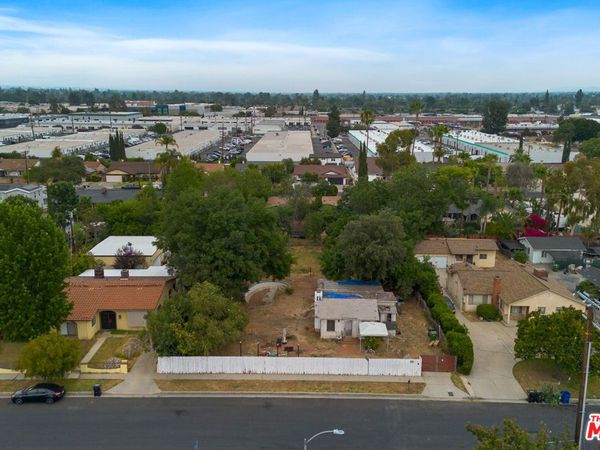 7800 Jordan Avenue, Los Angeles, CA 91304