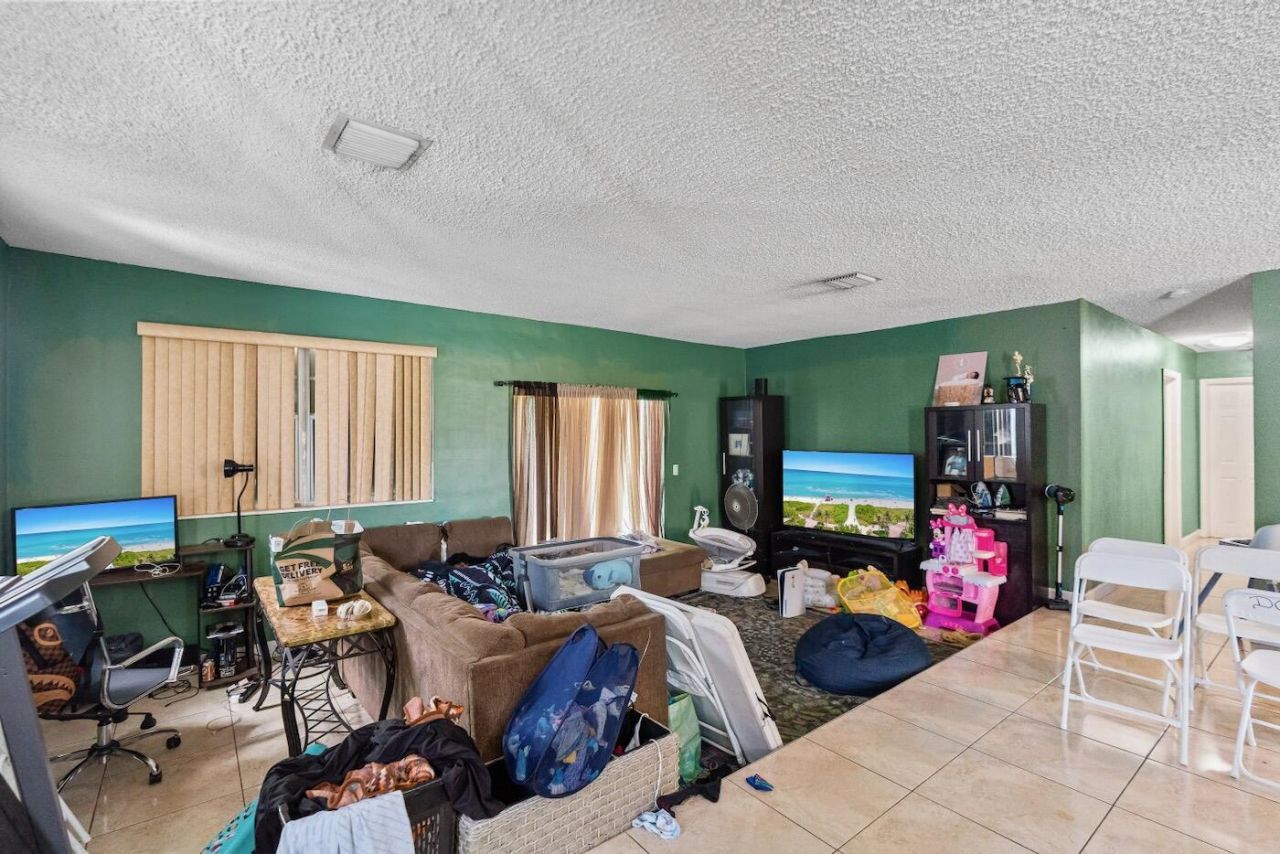 3031 NW 69th Terrace, Miami, FL 33147 Photo