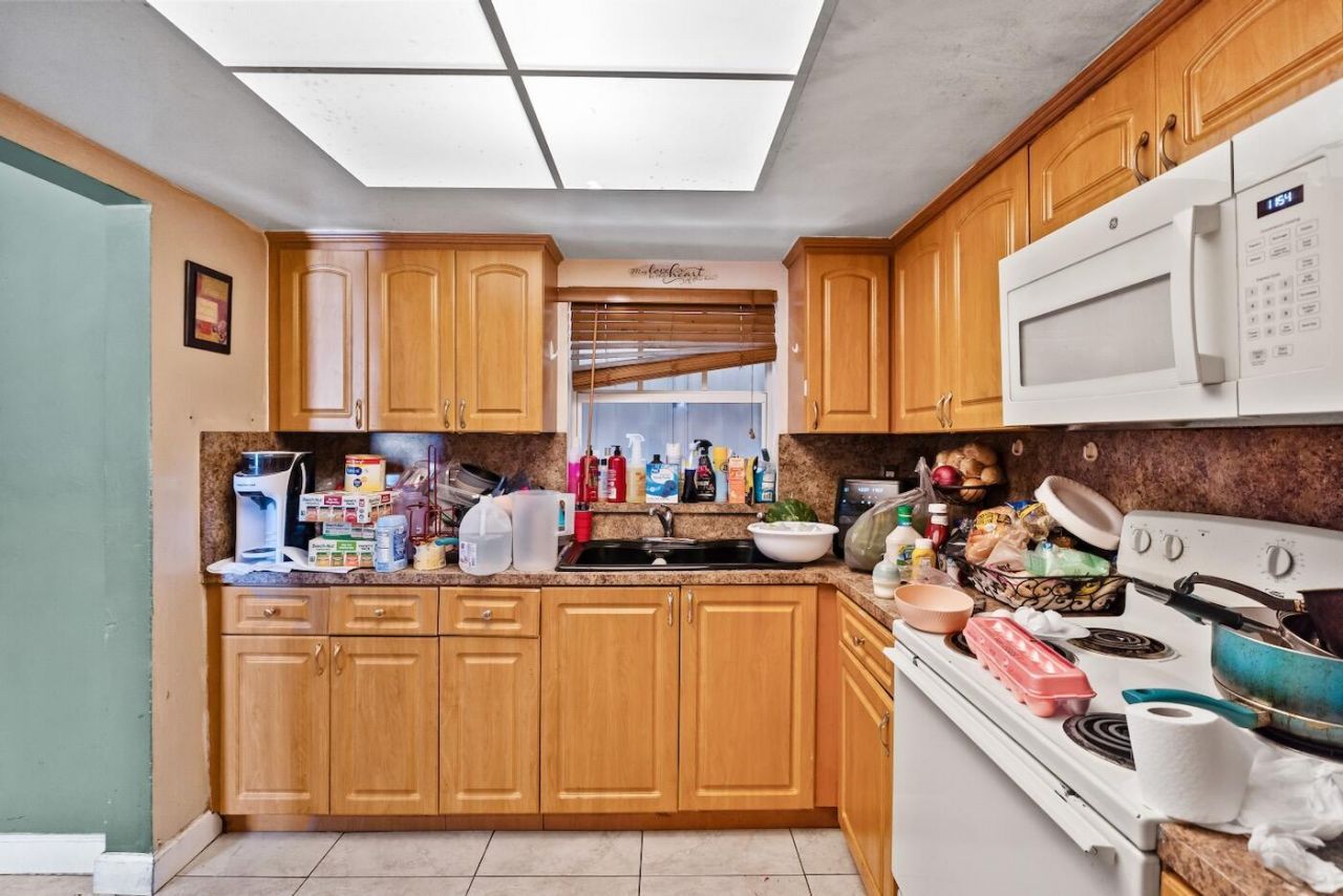 3031 NW 69th Terrace, Miami, FL 33147 Photo