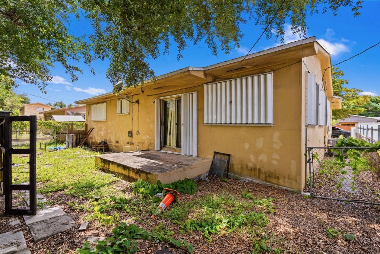 3031 NW 69th Terrace, Miami, FL 33147 Photo