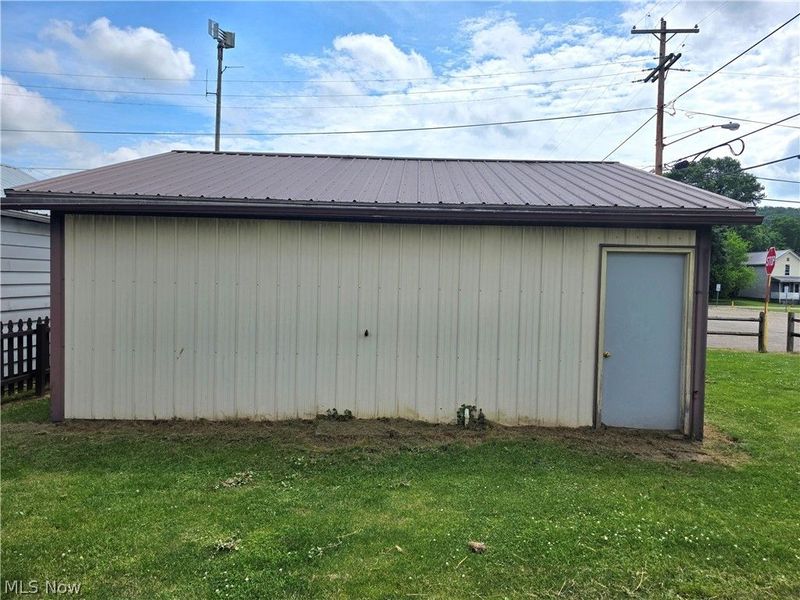 2380 S Lawn Avenue, Coshocton, OH 43812 Photo 10
