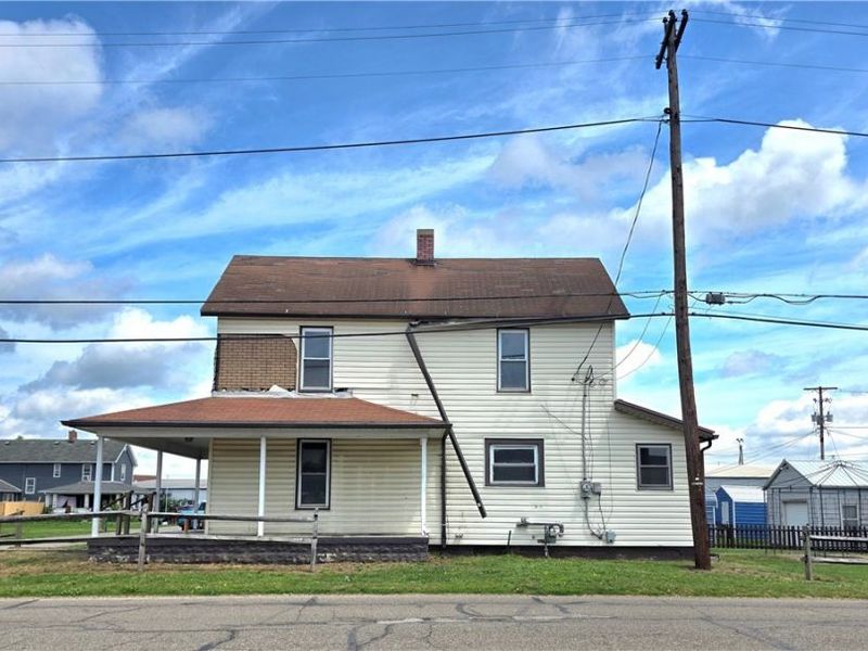 2380 S Lawn Avenue, Coshocton, OH 43812 Photo 8