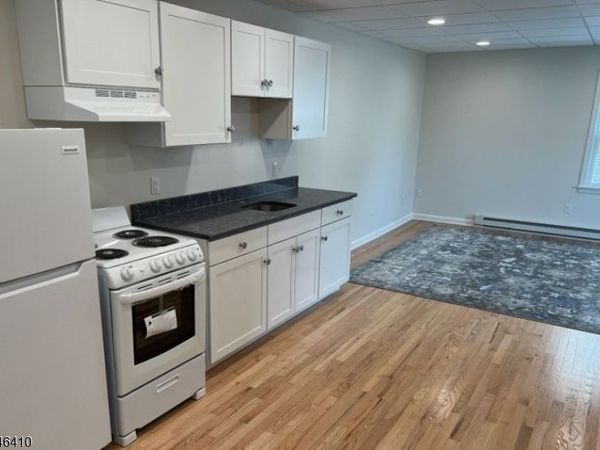 27 W Shore Trl, Unit 3, Sparta, NJ 07871
