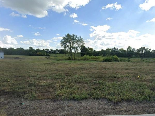 24205 E 105th Street, Lee's Summit, MO 64086