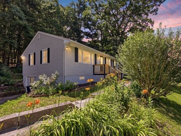 71 Beech St, Palmer, MA 01069