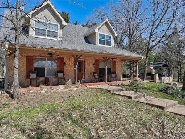 233 Castle Drive , Pottsboro, TX 75076