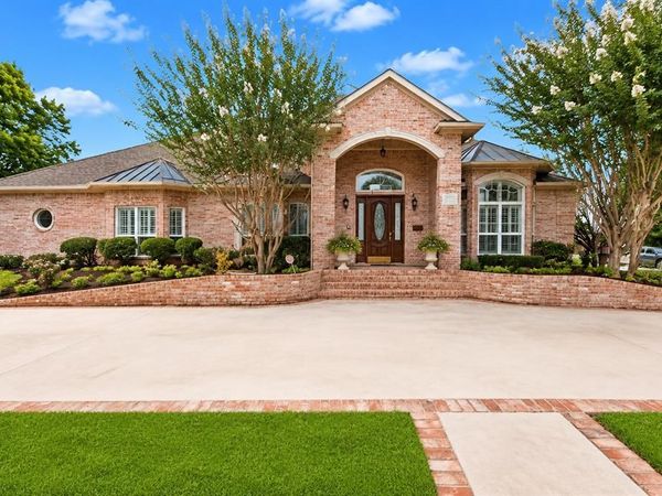 1917 Elmwood Avenue , Corsicana, TX 75110