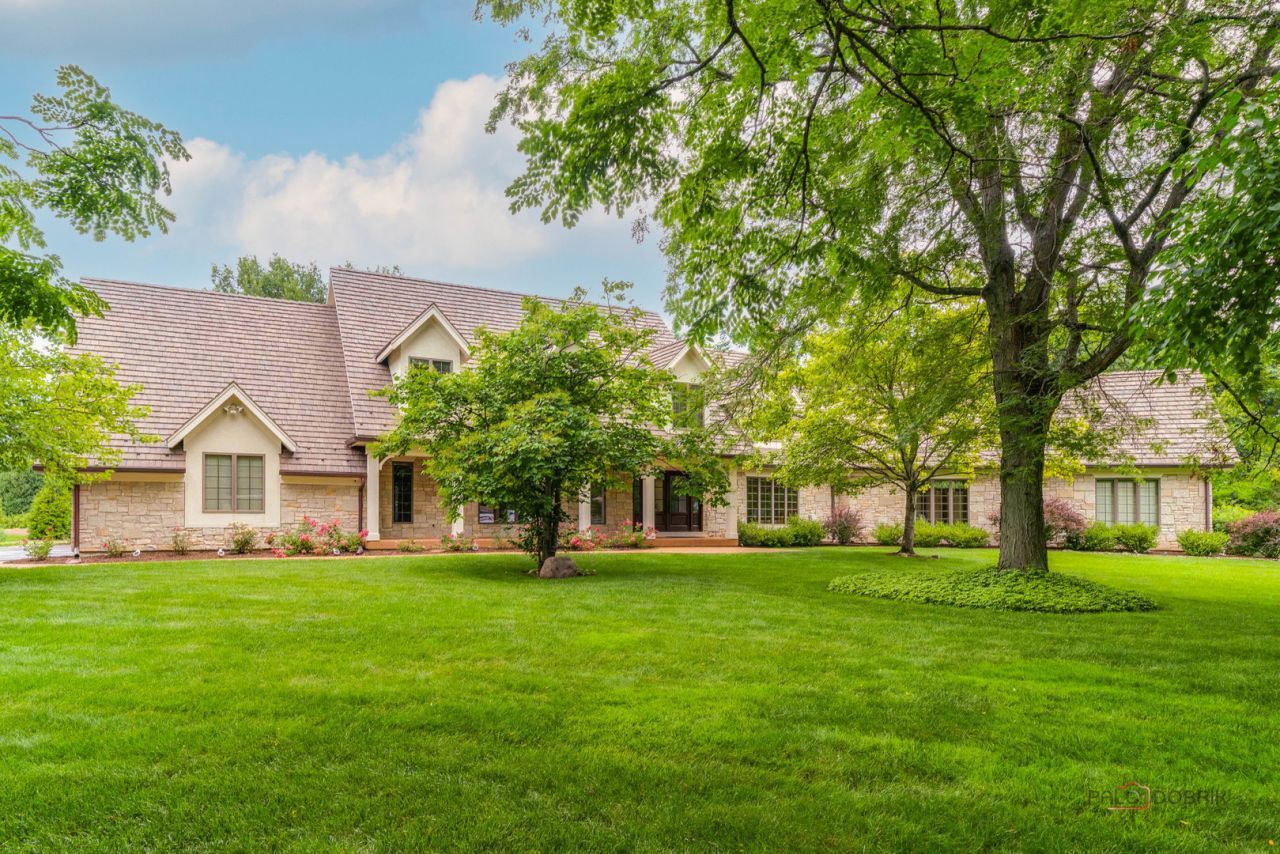 222 W Old Mill Road , Lake Forest, IL 60045