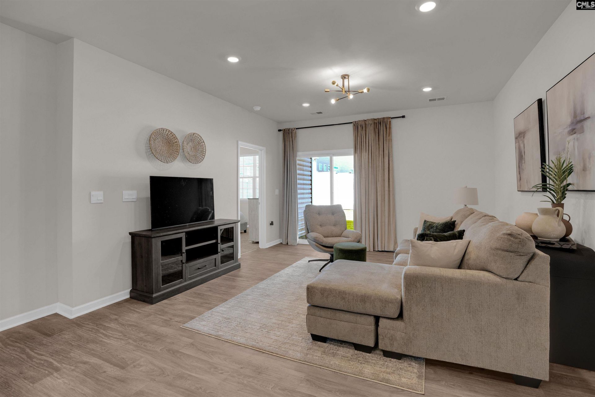 28 Edgebrook Drive  Photo 9