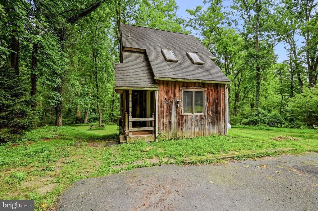 402 PENN GREEN ROAD , LANDENBERG, PA 19350