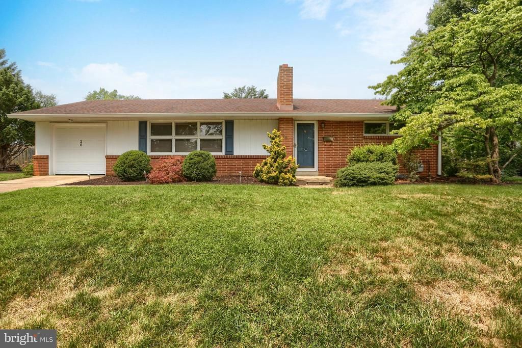 26 AMHERST DRIVE, CAMP HILL, PA 17011
