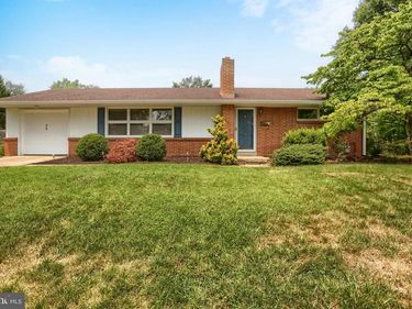 26 AMHERST DRIVE, CAMP HILL, PA 17011