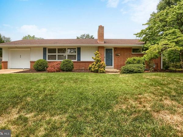 26 AMHERST DRIVE, CAMP HILL, PA 17011