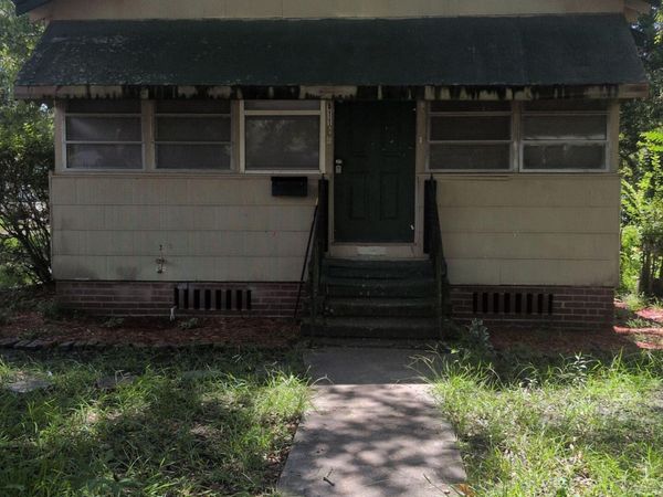 811 MACKINAW Street, Jacksonville, FL 32254