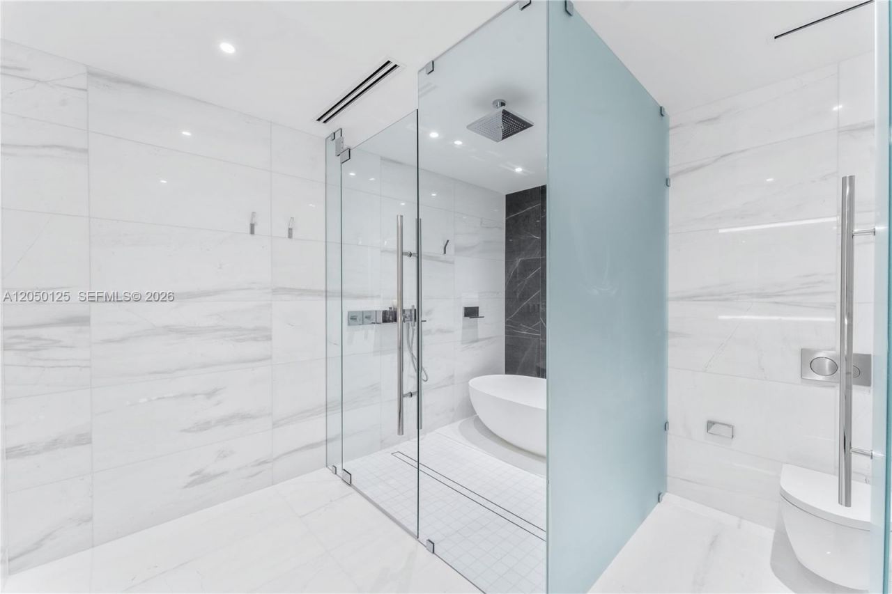 300 Biscayne Blvd Way , Unit 4309, Miami, FL 33131 Photo