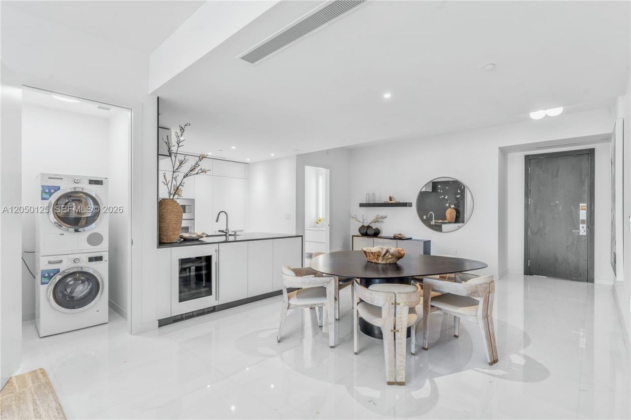 300 Biscayne Blvd Way , Unit 4309, Miami, FL 33131 Photo