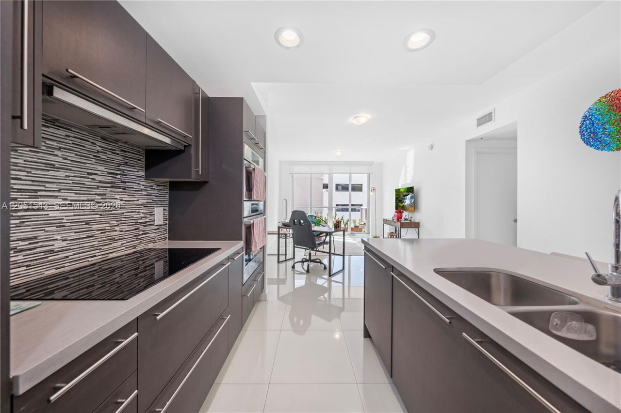 7751 NW 107th Ave , Unit 422, Doral, FL 33178 Photo