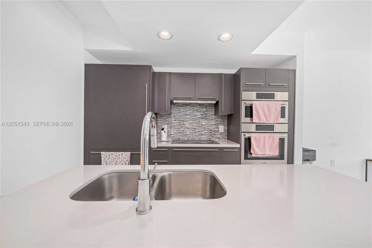 7751 NW 107th Ave , Unit 422, Doral, FL 33178 Photo