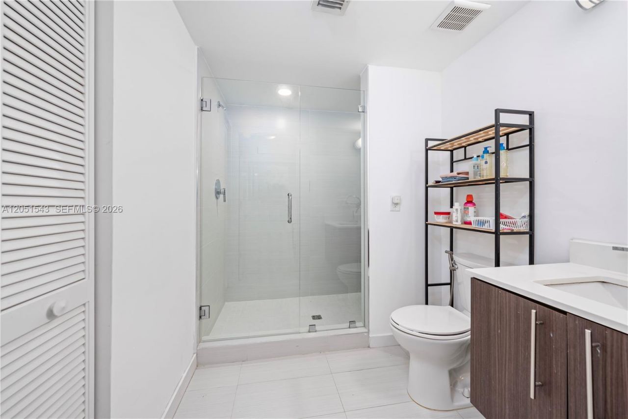 7751 NW 107th Ave , Unit 422, Doral, FL 33178 Photo