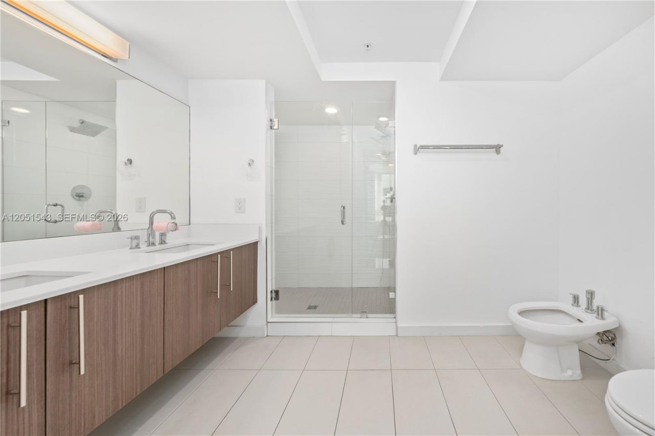 7751 NW 107th Ave , Unit 422, Doral, FL 33178 Photo