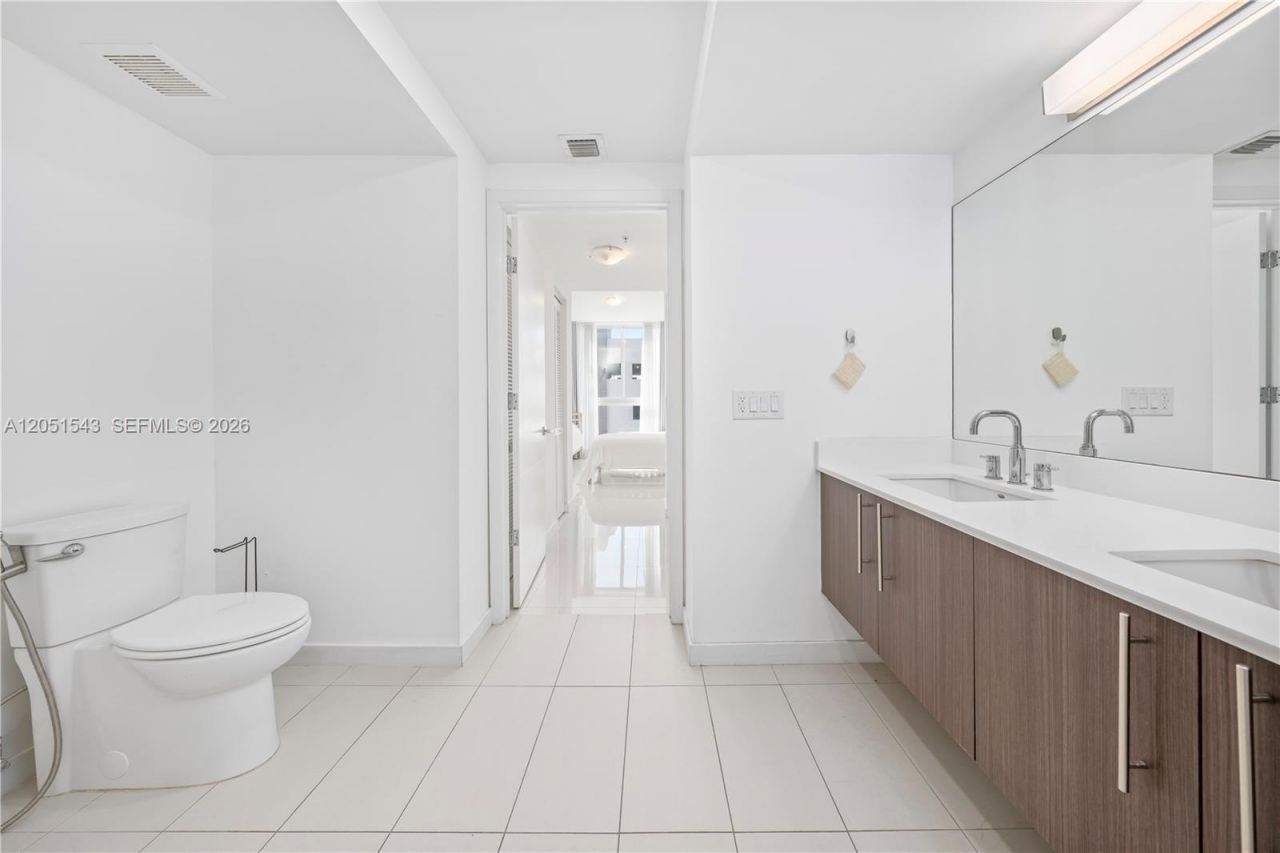7751 NW 107th Ave , Unit 422, Doral, FL 33178 Photo