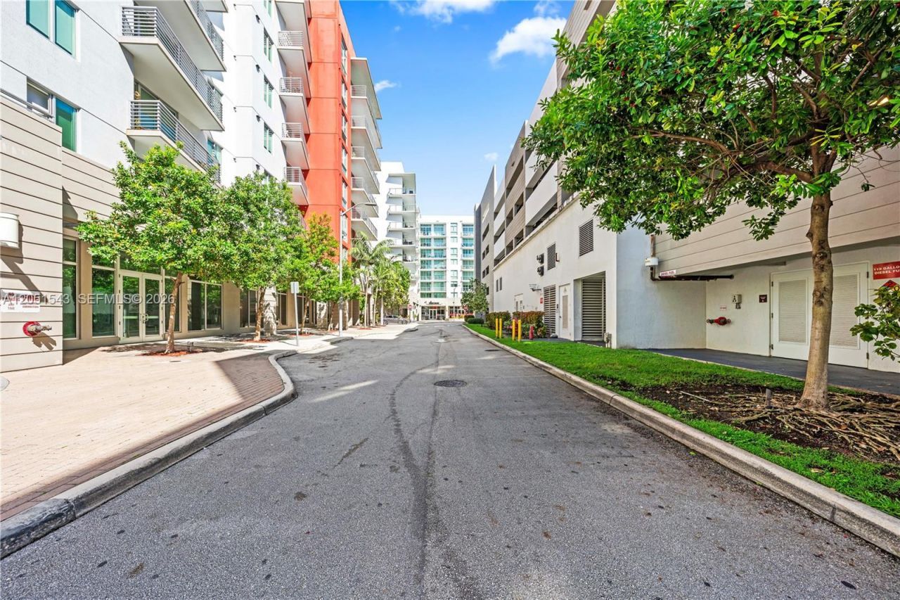 7751 NW 107th Ave , Unit 422, Doral, FL 33178 Photo